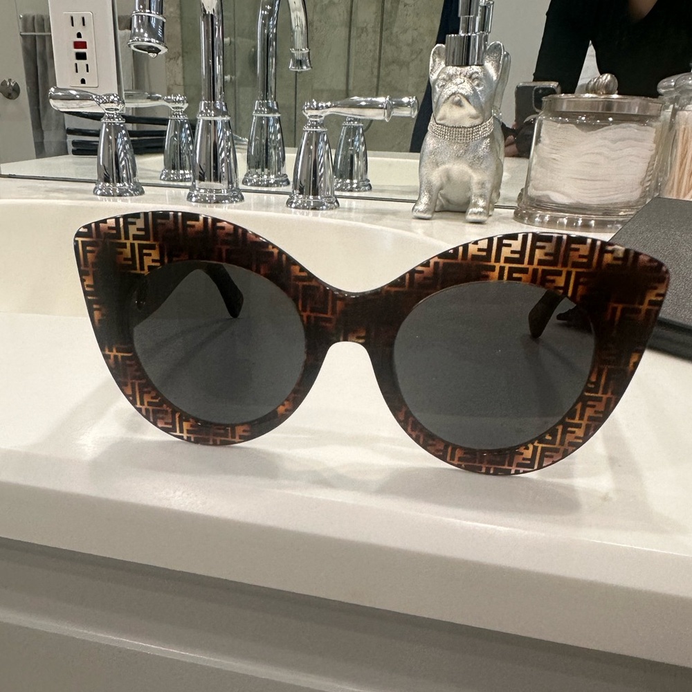 Fendi cat-eye sunglasses